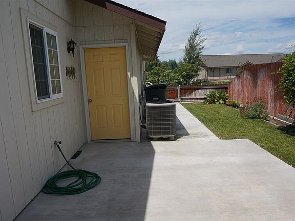 5th image of 690 Tanglewood Dr