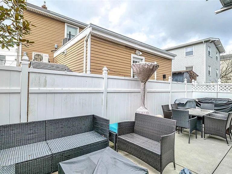 200 N Sacramento Ave #2 — Photo 18