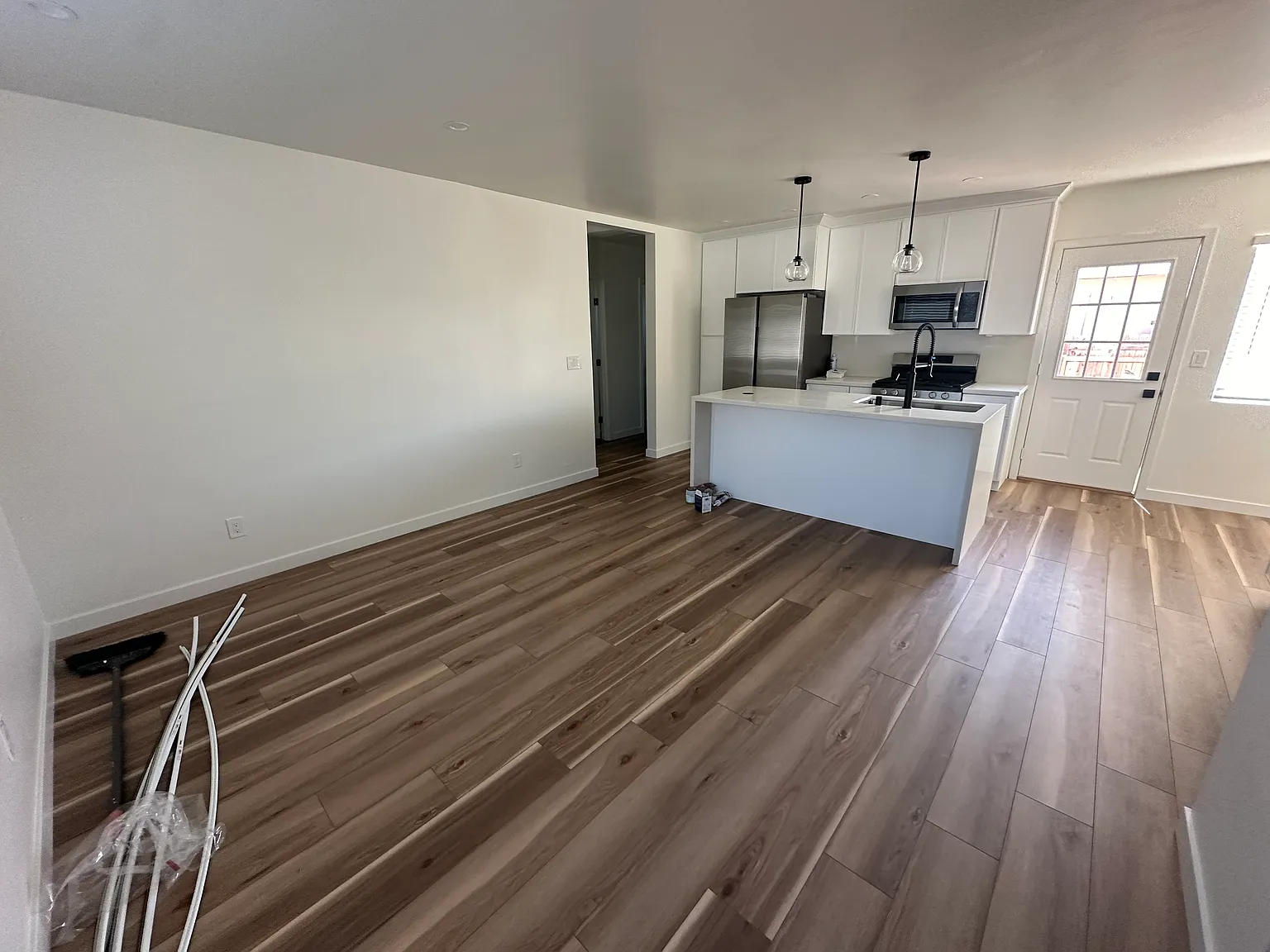 4 bed, 1170 sqft, $3,900 — Photo 1