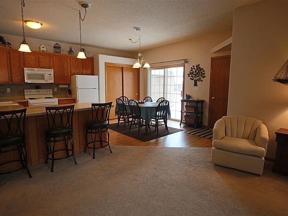 4th image of 148 Pheasant Run Unit C