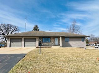 305 Shippee Rd, Lena, IL 61048