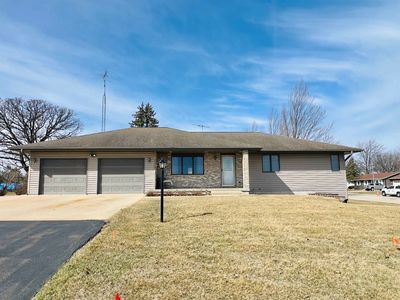 305 Shippee Rd, Lena, IL, 61048