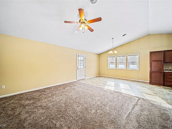 5th image of 330 Woodland Way #B
