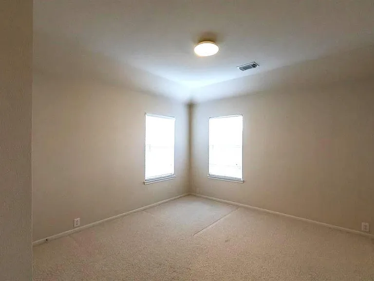 2511 Sun Spot Ln — Photo 15