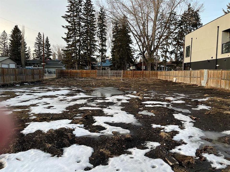 2nd image of 5819 Bowwater Cres NW