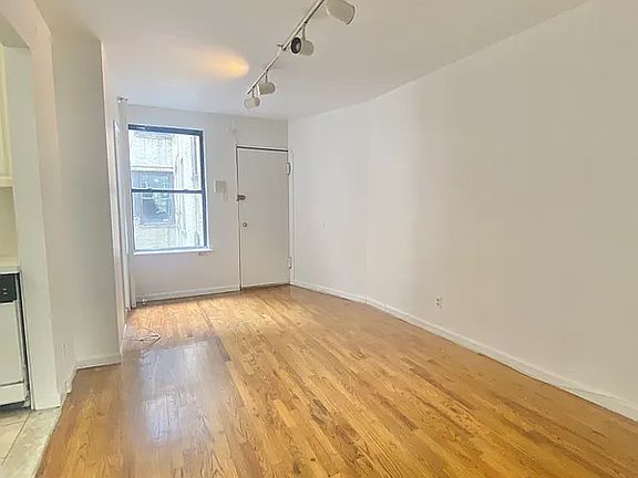 5th image of 512 E 80th St APT 18