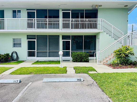 4th image of 2100 NE 38th St APT 142