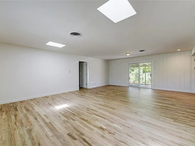 4804 Menchaca Rd — Photo 13
