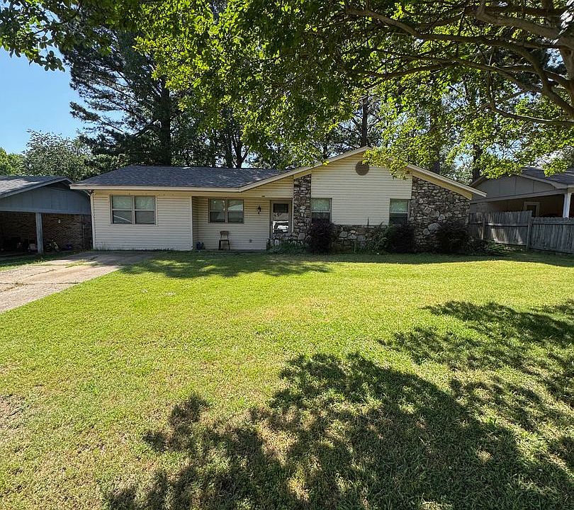 2nd image of 3511 Vicki Dr