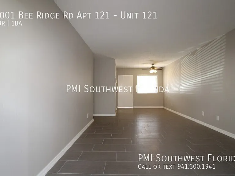 3001 Bee Ridge Rd #121 — Photo 4