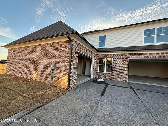 4th image of 2275 Livingston Way
