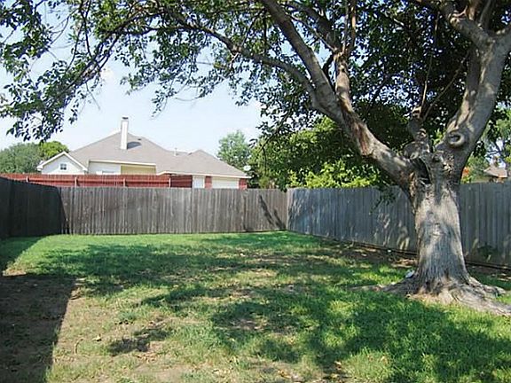 2nd image of 1609 Mayflower Dr