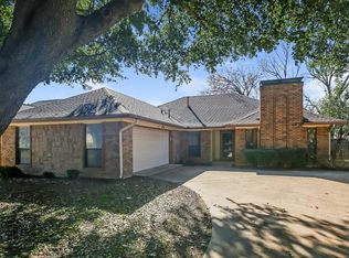 1013 Cross Bnd, Irving, TX 75061