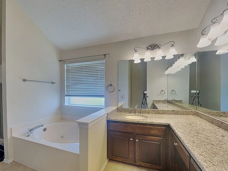 5202 High Island Dr — Photo 16