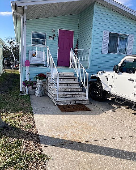1st image of 632 Yawl Ln