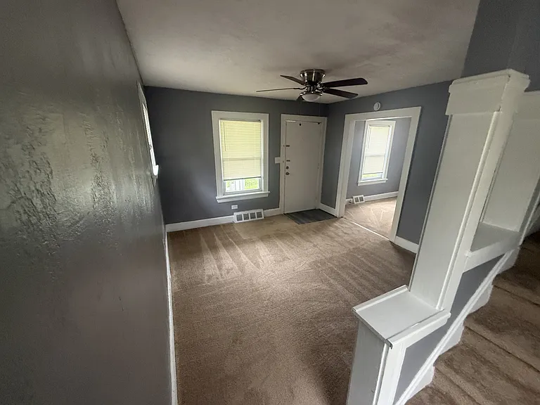 10409 Nelson Ave — Photo 11