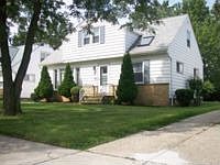 1st image of 910 E 214th St