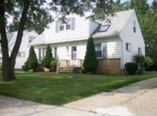 910 E 214th St, Euclid, OH 44119