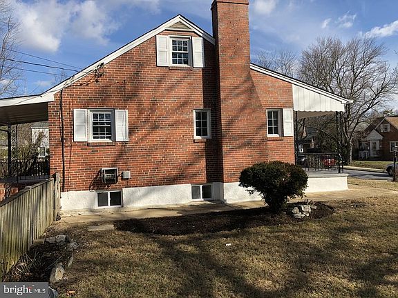 5th image of 1512 Midvale Ave