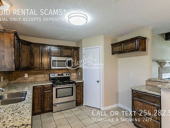 3rd image of 802 Antelope Trl