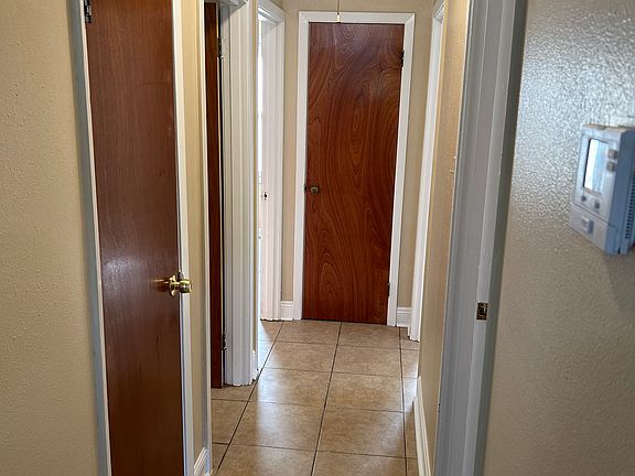 5th image of 3240 Claire Ave