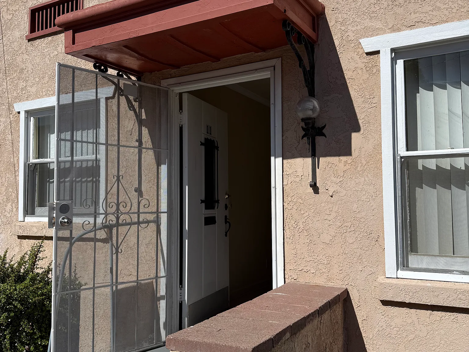 205 S Citron St — Photo 2