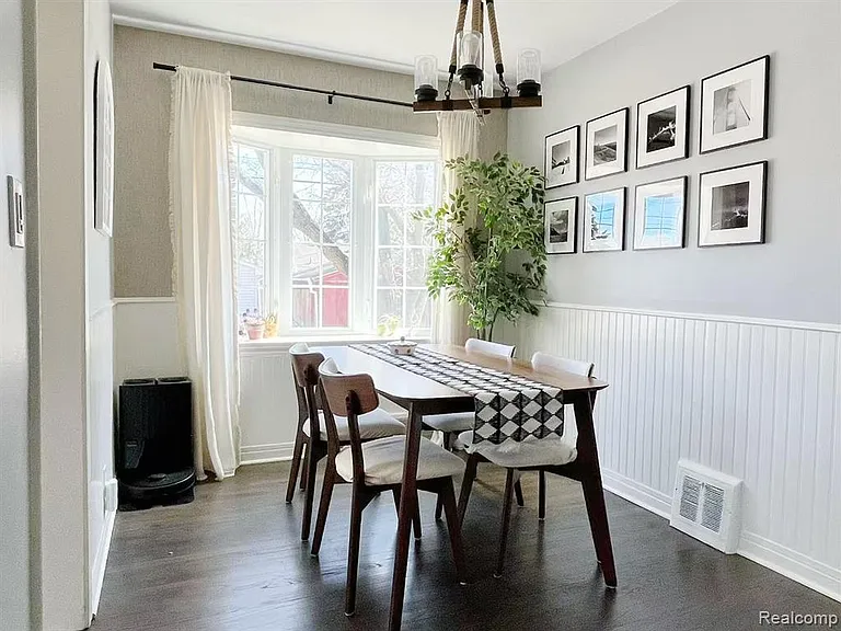 3303 Chester Rd — Photo 16
