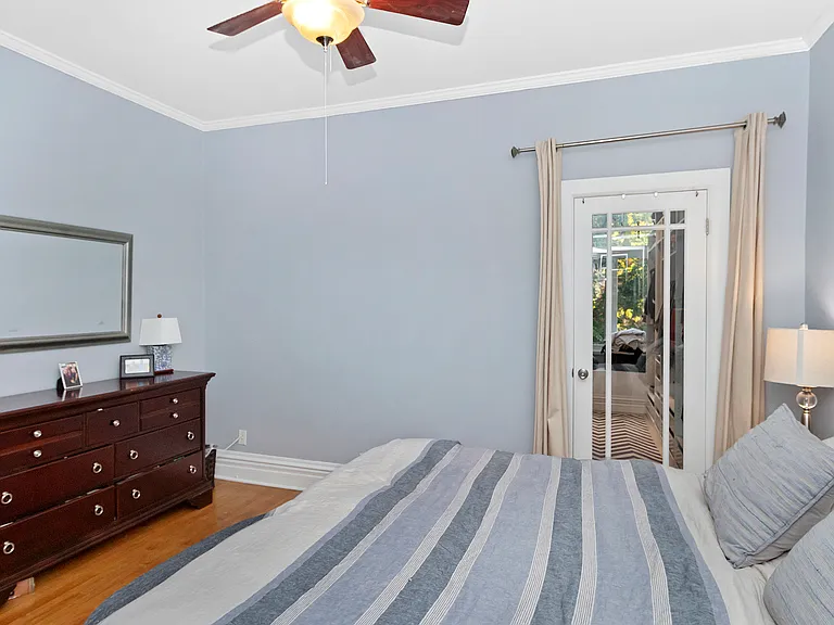 4022 N Clarendon Ave #201 — Photo 10