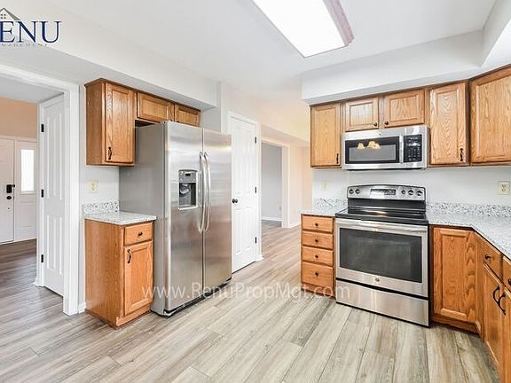 3rd image of 530 Garden Grace Dr