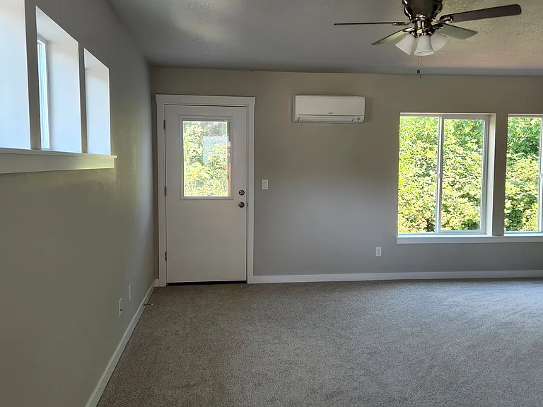 350 Adam St NW — Photo 2