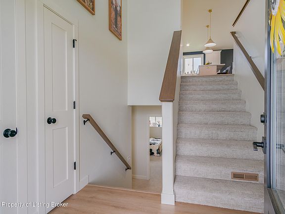 3rd image of 1237 44th Ave W