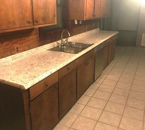 3rd image of 118 Hillcrest Dr