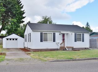 660 E Elmore St, Lebanon, OR 97355