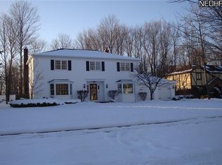 456 Lynden Dr, Highland Heights, OH 44143