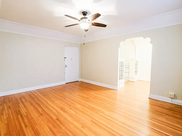 Welcome to Central Lakes of Uptown, where modern living meets comfort. Enjoy spacious layouts, gleaming hardwood floors, and stylish fixtures that enhance every moment. Elevate your lifestyle todayAaaschedule a tour and make this your new home!