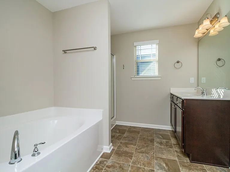 8005 Lakota Ct — Photo 11
