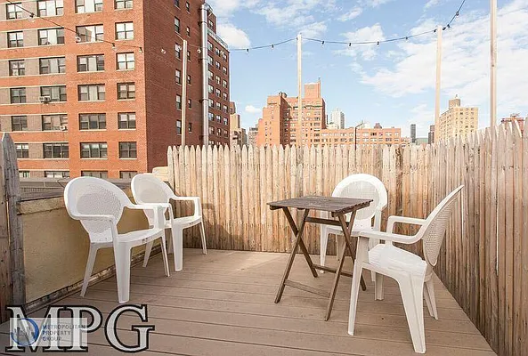 Rented by Metropolitan Property Group | media 30