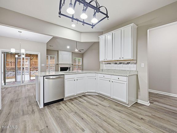 5th image of 109 Powder Ridge Court