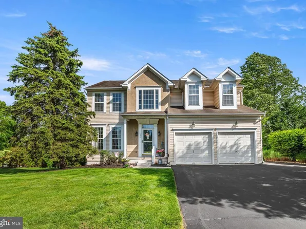 530 Tawnyberry Ln, Collegeville, PA 19426