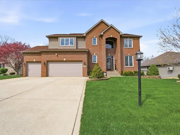 2554 Blarney Stone Dr, Valparaiso, IN 46385