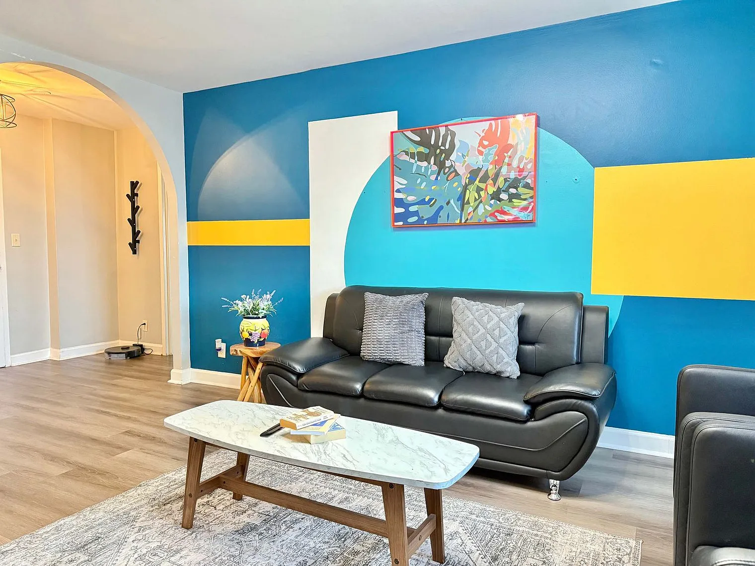 3 bed, 2.0 bath, 592 sqft, $3,602 — Photo 2