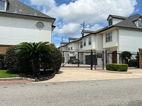 3rd image of 2820 Bering Dr