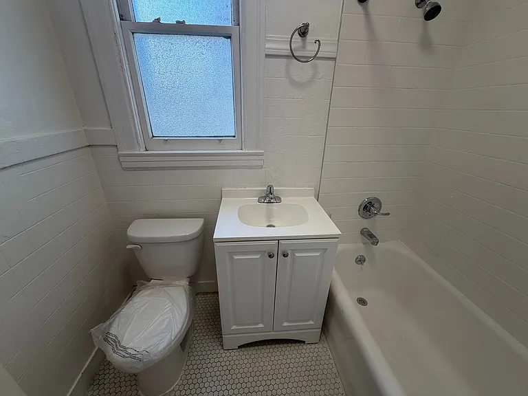1635 Jones St — Photo 8