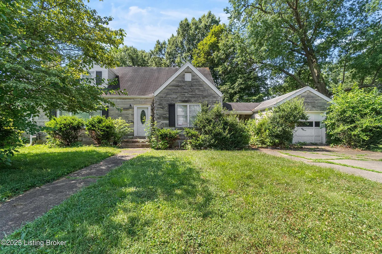 2100 Middle Ln photo 1