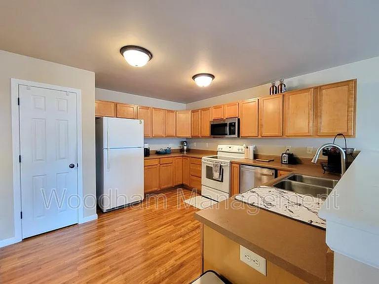 1112 Biehl Dr #B — Photo 4