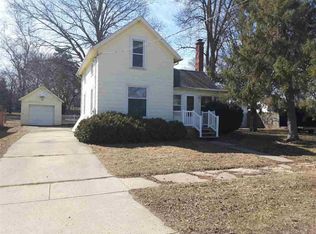 213 E 2nd St, Pecatonica, IL 61063