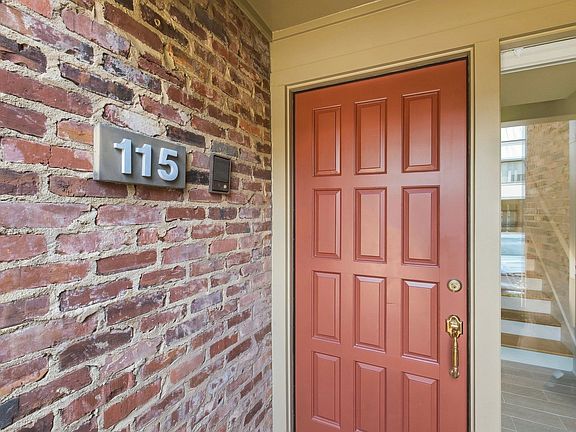 2nd image of 115 Hampton Pl Unit 115