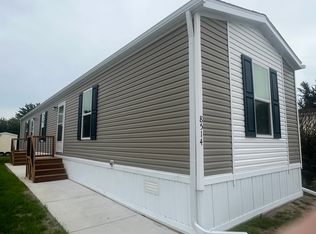 8514 Chanel Ct #235, Newport, MI 48166
