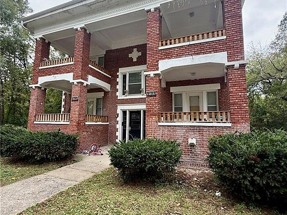 3rd image of 3016 Olive St