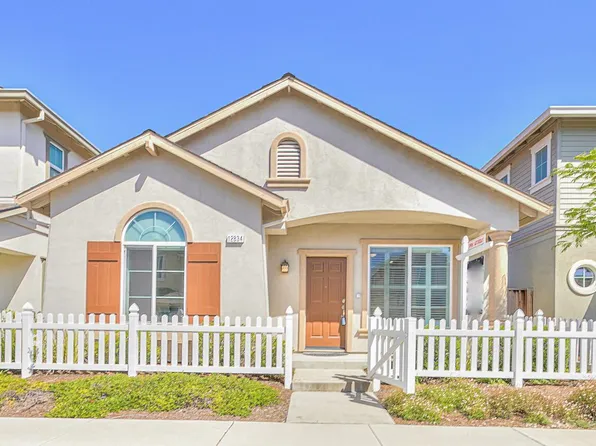 12834 Rogge Village Loop, Salinas, CA 93906